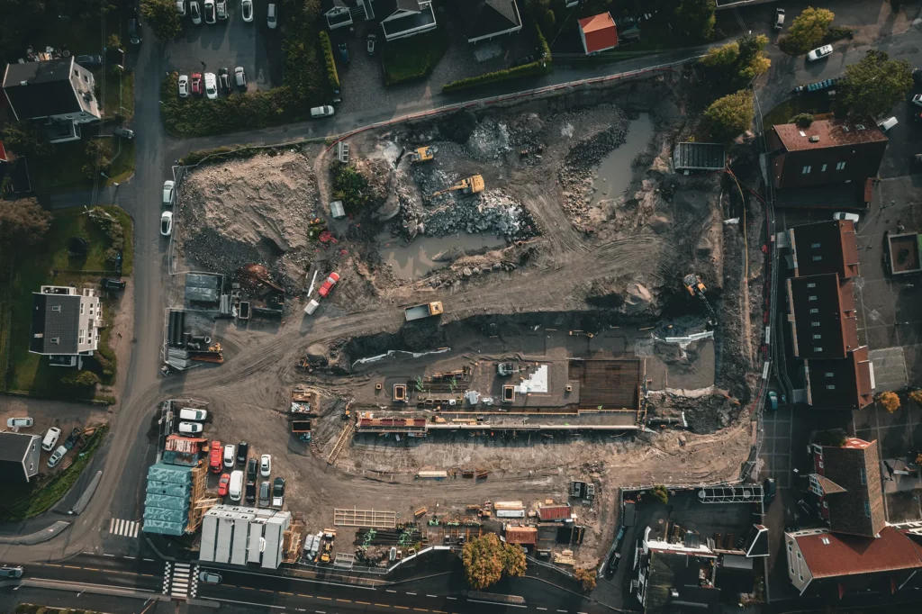 Dronebilde av byggeplassen for nye Gressvik Torg.