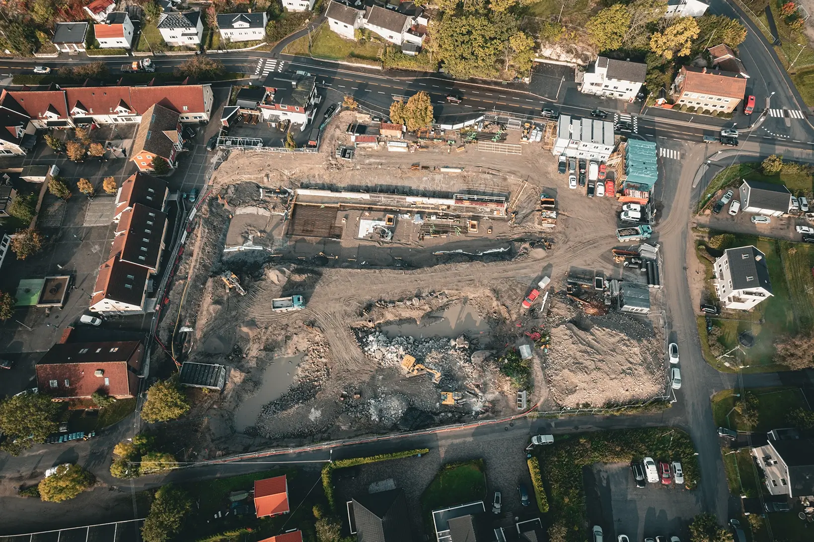 Dronebilde av byggingen av Gressvik torg. Entreprenør Ove Skår.